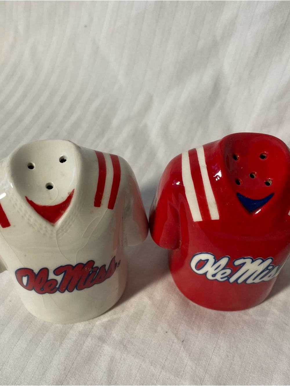 Salt and Pepper Shakers, Short Sleeve Tees - Red and White - Picture 6 of 9